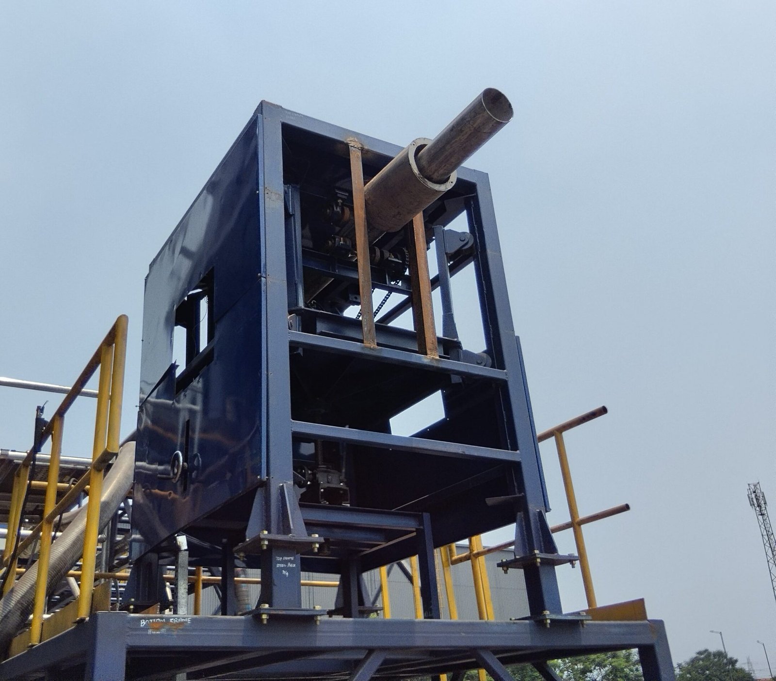 Container loading system — delivery pipe assembly