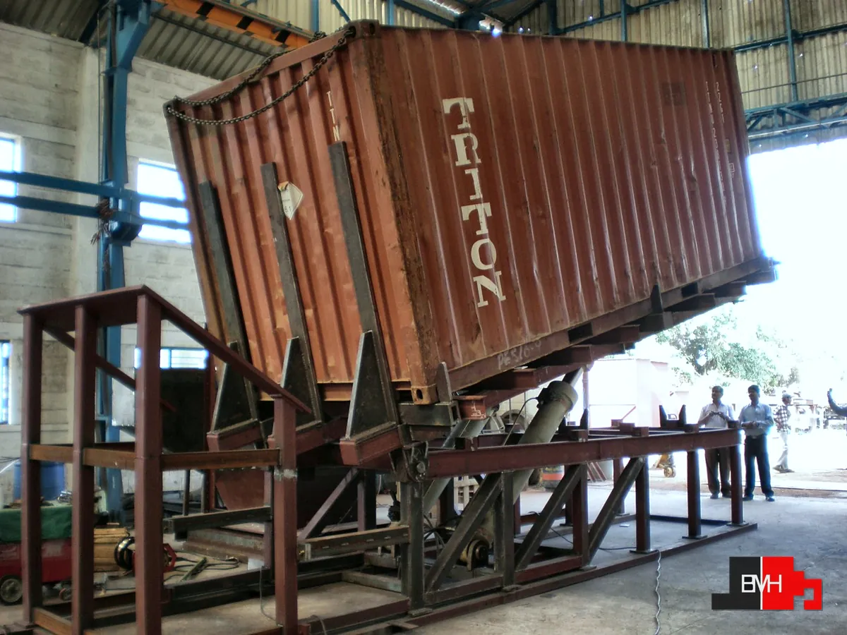 Scorpio Linered Container Filling and Discharge